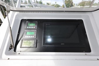 2005 VIKING 52 Convertible - photo 14
