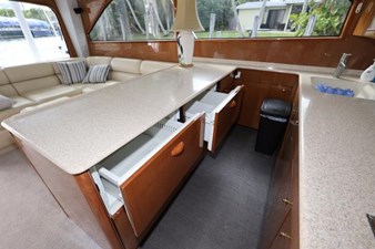 2005 VIKING 52 Convertible - photo 21