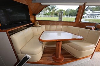 2005 VIKING 52 Convertible - photo 22