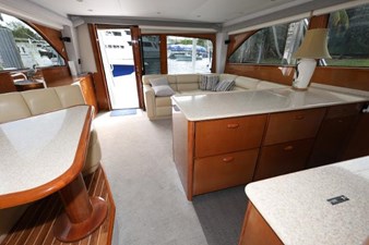 2005 VIKING 52 Convertible - photo 23