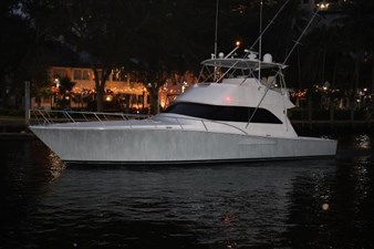 2005 VIKING 52 Convertible - photo 2