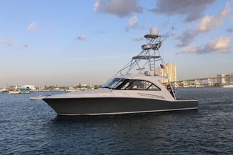 2018 HATTERAS 45 Express Sportfish - photo 2