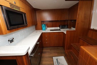 2018 HATTERAS 45 Express Sportfish - photo 15