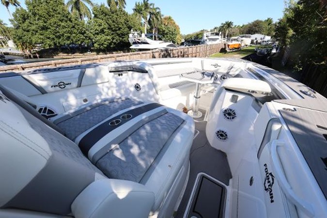 Photo of FOUNTAIN - 38' 4