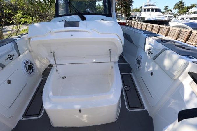 Photo of FOUNTAIN - 38' 4