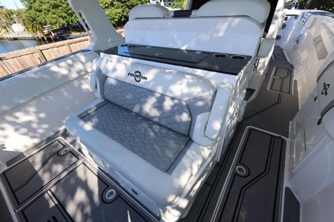 Photo of FOUNTAIN - 38' 4