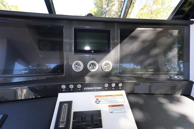 Photo of FOUNTAIN - 38' 4