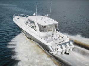 2018 INTREPID 475 Sport Yacht - photo 11