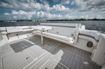 2018 INTREPID 475 Sport Yacht - photo 20