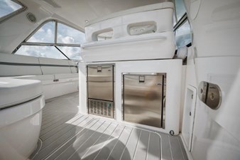 2018 INTREPID 475 Sport Yacht - photo 25