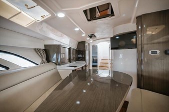 2018 INTREPID 475 Sport Yacht - photo 27
