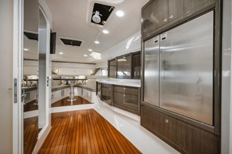 2018 INTREPID 475 Sport Yacht - photo 31