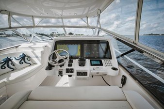 2018 INTREPID 475 Sport Yacht - photo 32