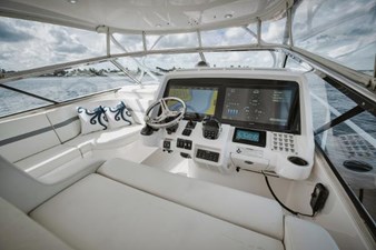 2018 INTREPID 475 Sport Yacht - photo 33