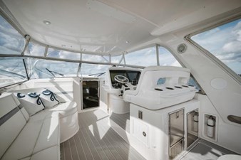 2018 INTREPID 475 Sport Yacht - photo 34