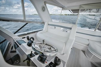 2018 INTREPID 475 Sport Yacht - photo 36