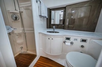 2018 INTREPID 475 Sport Yacht - photo 39
