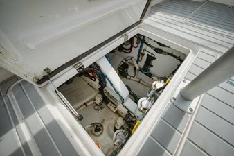 2018 INTREPID 475 Sport Yacht - photo 45