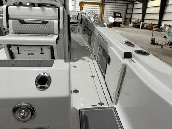 Photo of BLACKFIN 2024 Blackfin 302CC 32' 8