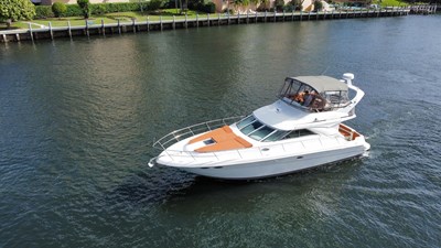 1997 SEA RAY 400 Sedan Bridge - photo 5