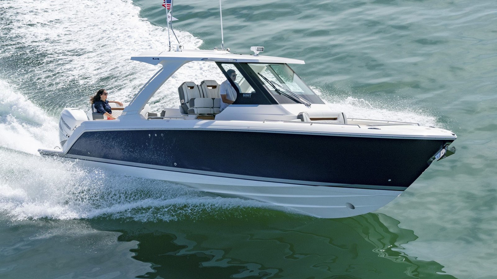 2022 TIARA YACHTS 34'