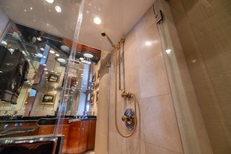 HATTERAS 2005 OUTRAGEOUS  Vessel #443792 - Photo Hatteras 80 91