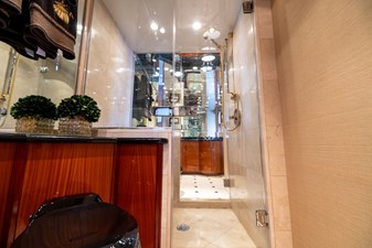 HATTERAS 2005 OUTRAGEOUS  Vessel #443792 - Photo Hatteras 80 94