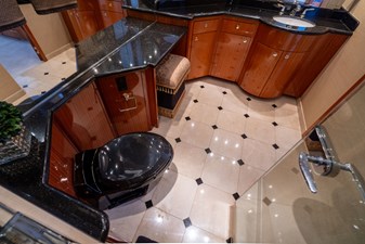 HATTERAS 2005 OUTRAGEOUS  Vessel #443792 - Photo Hatteras 80 97