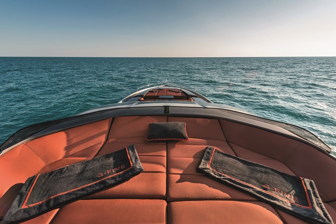 80 2025 83' 4" AB YACHTS