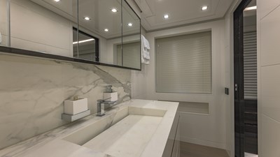 80 2025 83' 4" AB YACHTS