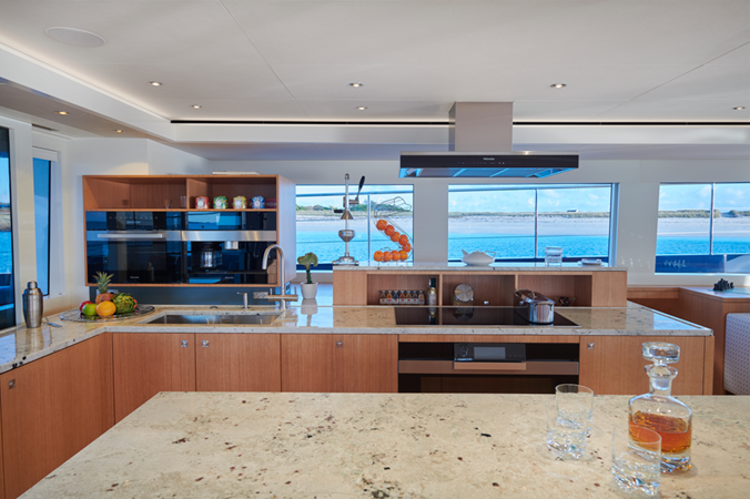 LONG ISLAND 78 2027 78' 0" JFA