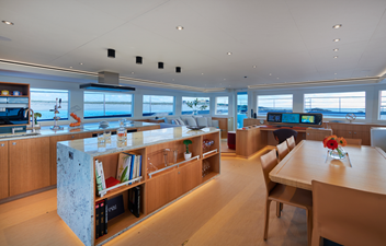 LONG ISLAND 78 2027 78' 0" JFA