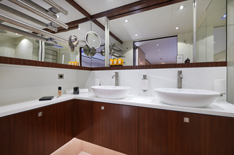 LONG ISLAND 78 2027 78' 0" JFA