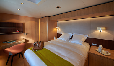 LONG ISLAND 78 2027 78' 0" JFA