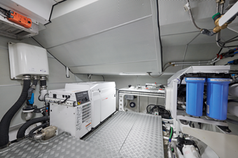 LONG ISLAND 78 2027 78' 0" JFA