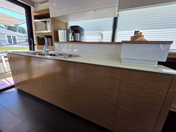 Photo of FONTAINE PAJOT NEPTUNE'S REVENGE 36' 9