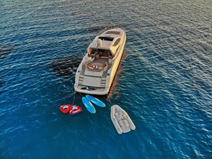 72' 2001 72' 2" RIVA YACHT