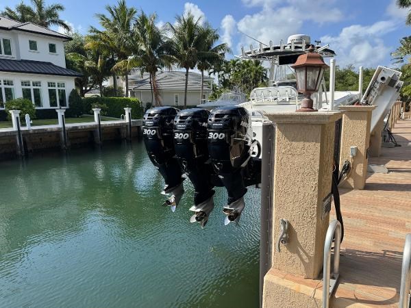 Photo of FOUNTAIN - 34'