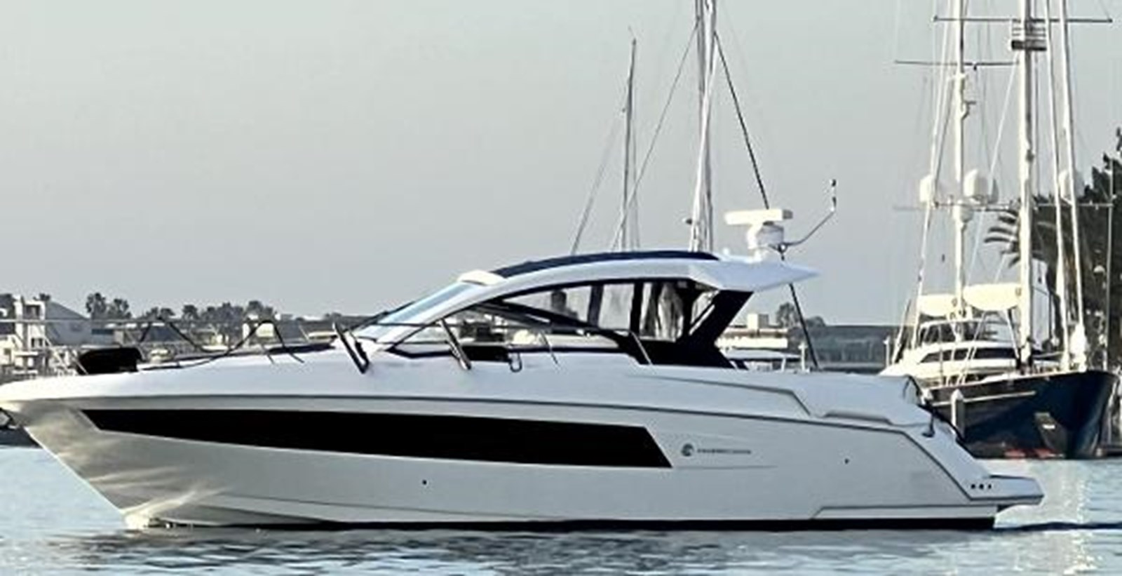 2017 CRUISER YACHTS 39'