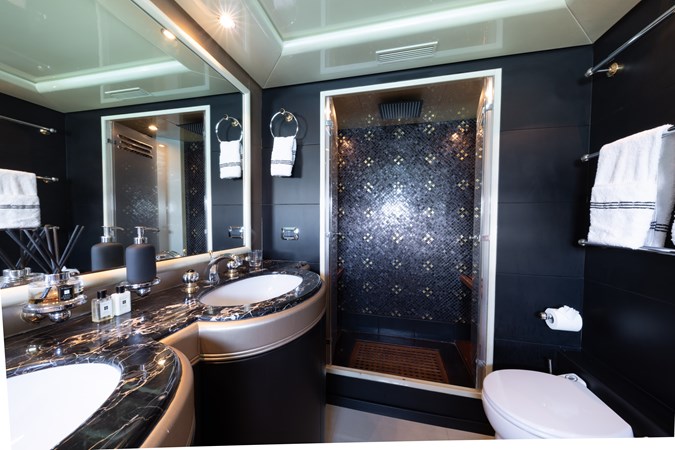 MANGUSTA LAUREN V Yacht à Vendre