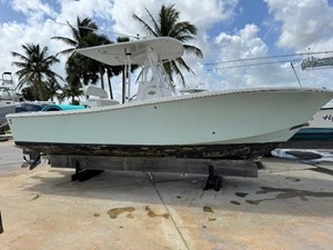 2005 REGULATOR 23 Center Console - photo 3