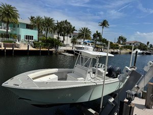2005 REGULATOR 23 Center Console - photo 5