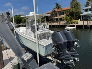 2005 REGULATOR 23 Center Console - photo 6