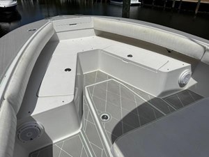 2005 REGULATOR 23 Center Console - photo 8