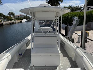 2005 REGULATOR 23 Center Console - photo 10