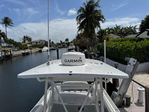 2005 REGULATOR 23 Center Console - photo 11