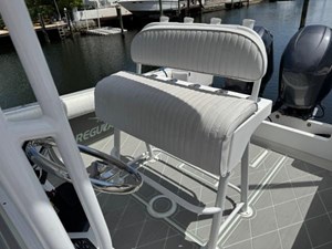 2005 REGULATOR 23 Center Console - photo 15