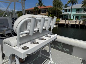 2005 REGULATOR 23 Center Console - photo 16