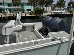 2005 REGULATOR 23 Center Console - photo 21