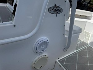2005 REGULATOR 23 Center Console - photo 25